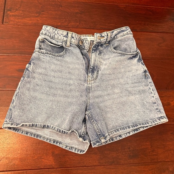 Zara Jean Shorts - Picture 1 of 3